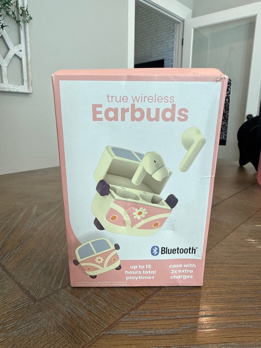 True wireless earbuds